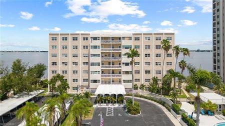 1900 Clifford