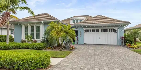 5771 Clarendon DR