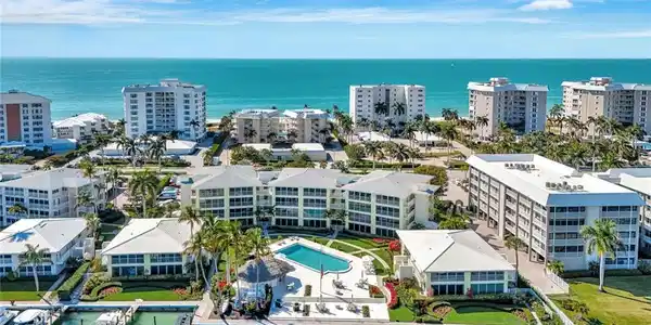 2850 Gulf Shore BLVD N