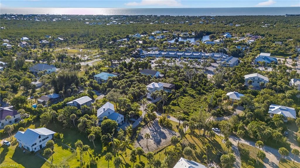 Image 4: Proximity to Periwinkle Way