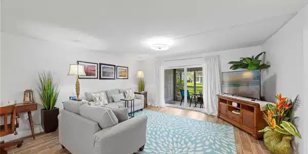 Image 3: Living Room
