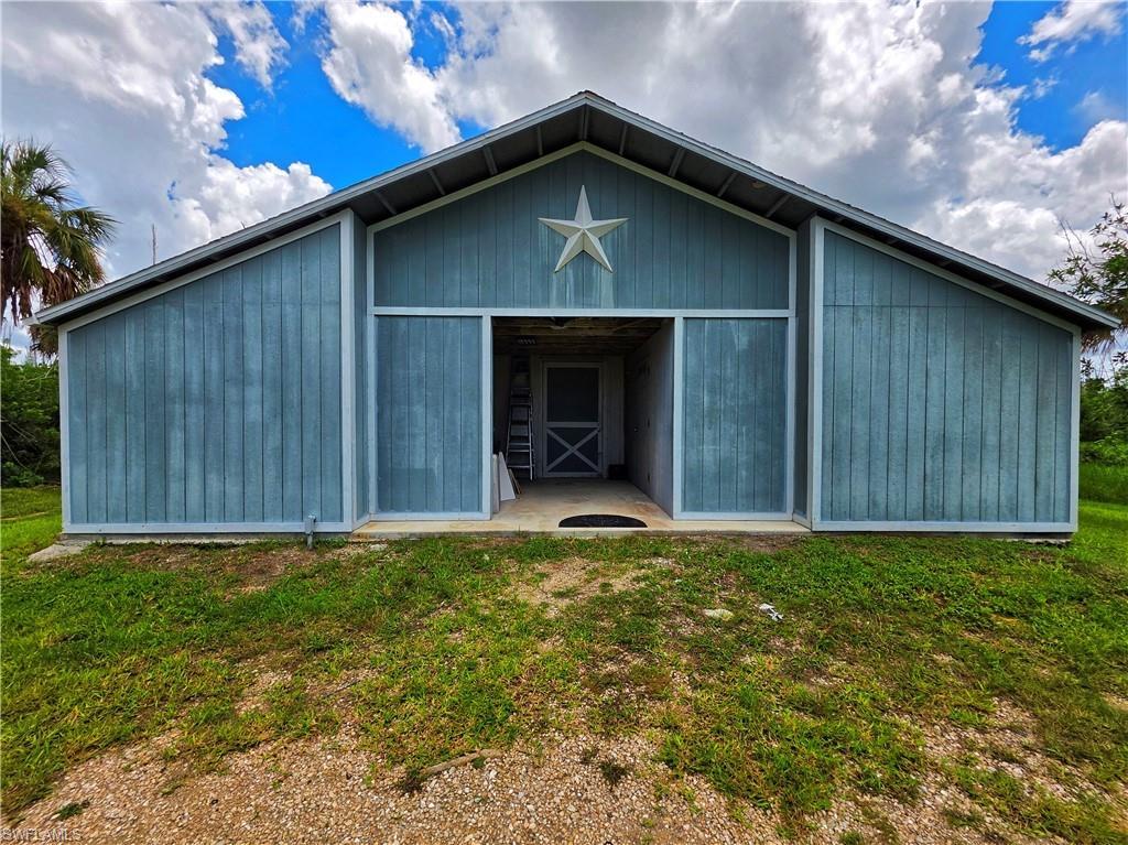 Image 3: View of outbuilding