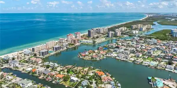 230 Seabreeze AVE