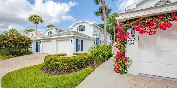7070 Barrington CIR