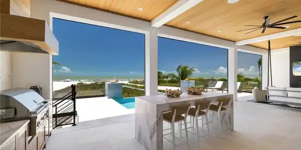 Image 3: Expansive open-air living space