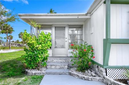 9 Henderson DR