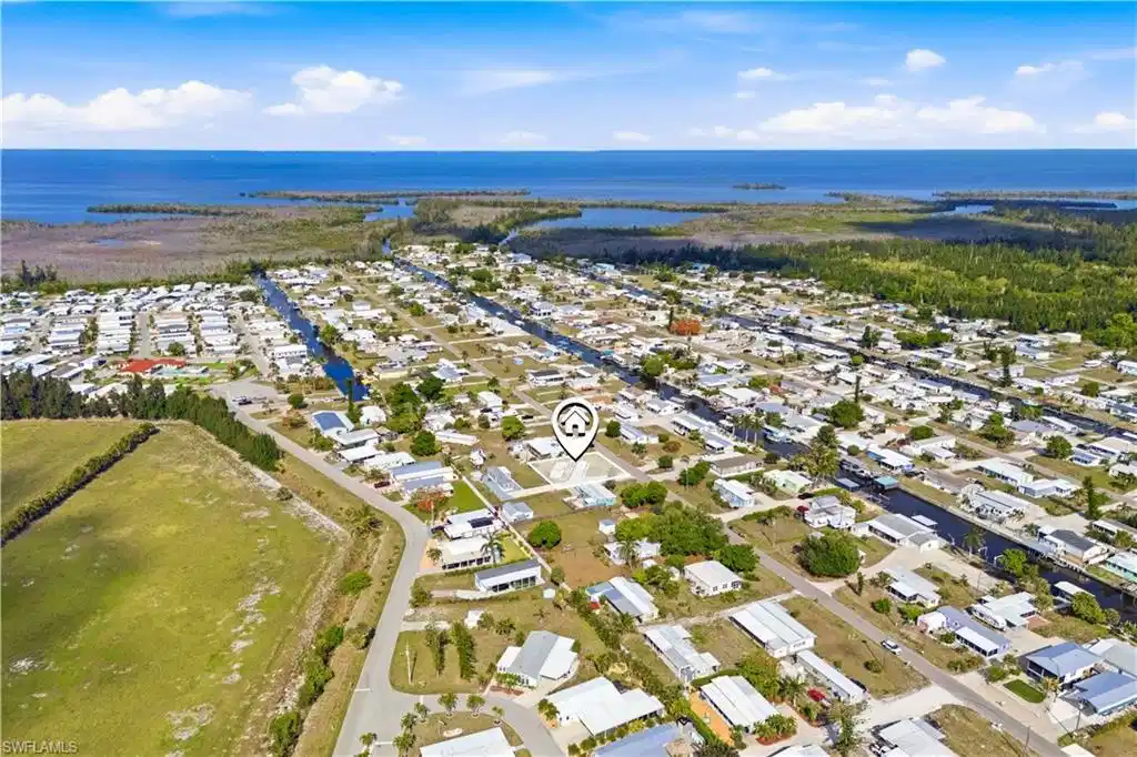 Image 1: Easy access to world class boating and fishing