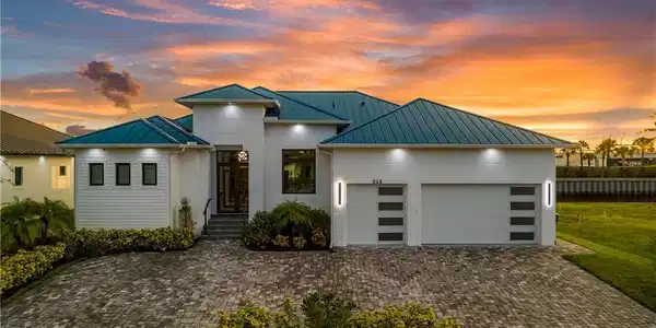 848 Rose CT