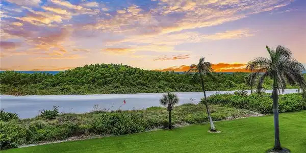 320 Seaview CT