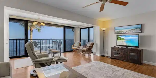 760 Sextant DR