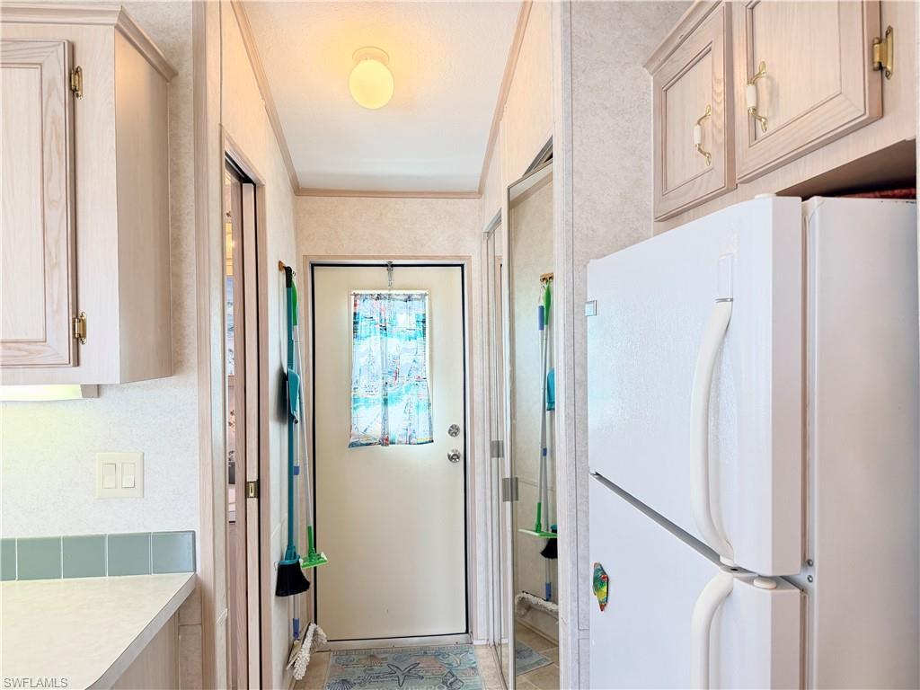 Image 3: ENTRY