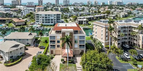 908 Collier CT