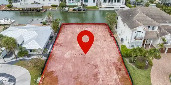 387 Trade Winds AVE