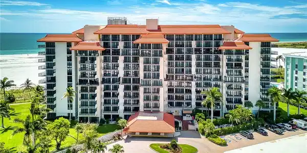 180 Seaview CT