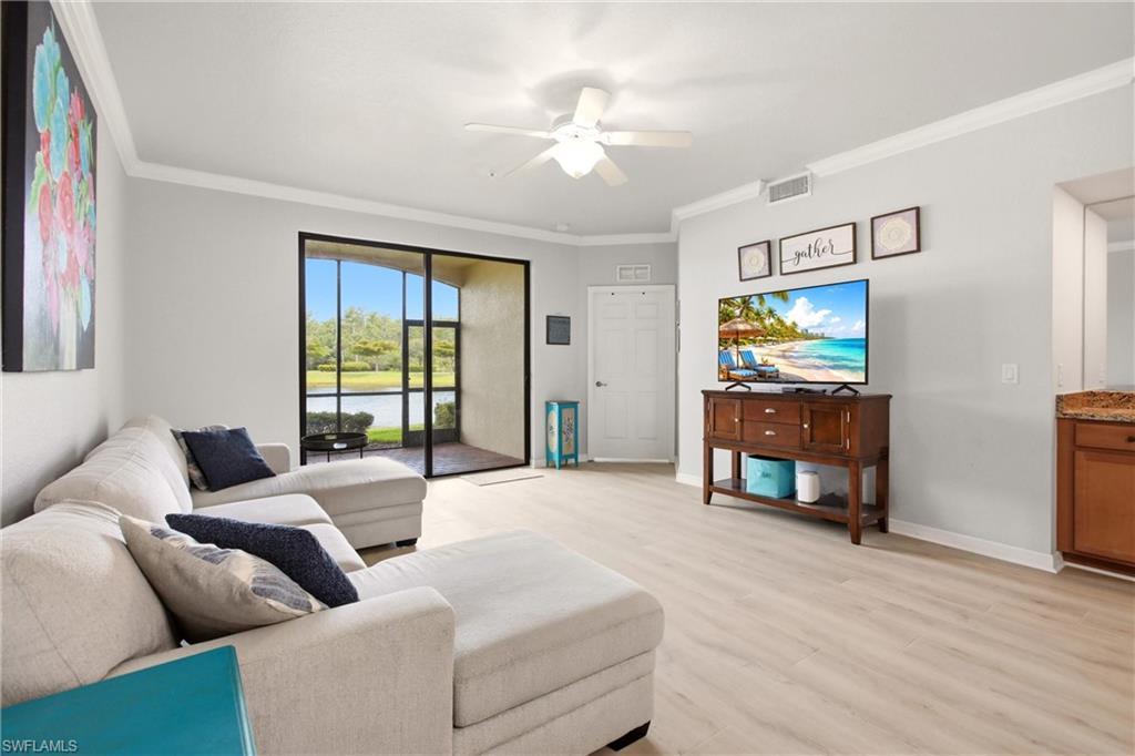 Image 3: Living Room