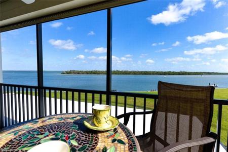 4253 Bay Beach LN