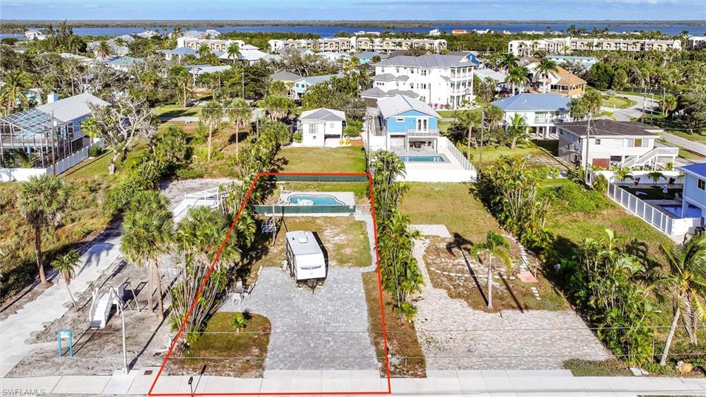 Image 3: Right across from the beach