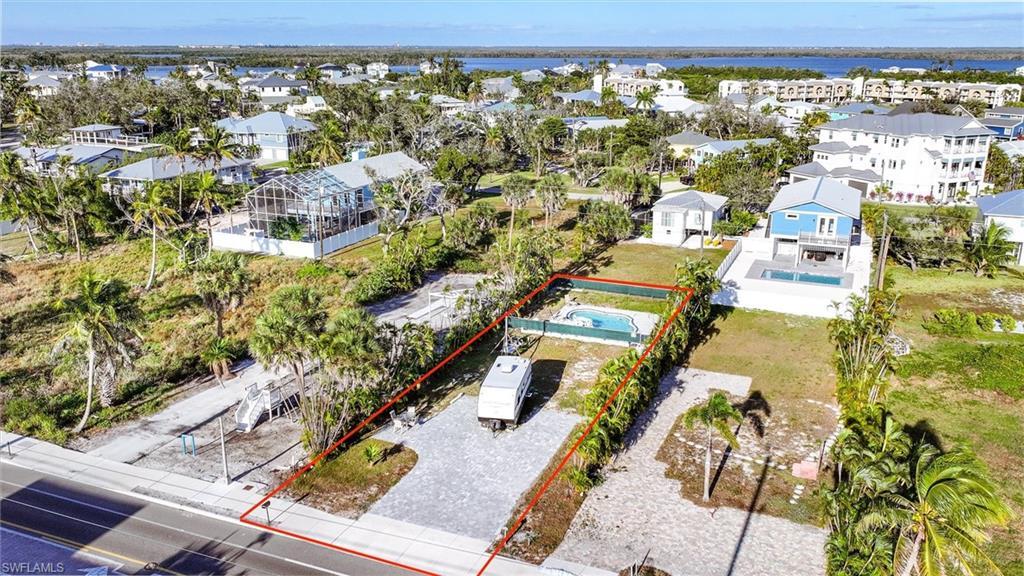 Image 4: Mid Island location