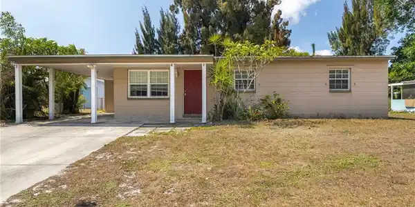 915 Hibiscus LN