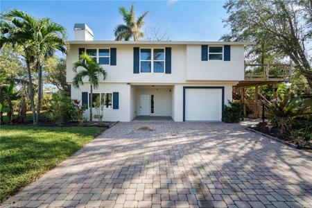 7214 Coca Sabal LN