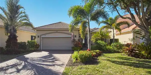 377 Mallory CT