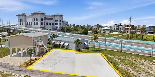 19281 #32-33 San Carlos BLVD