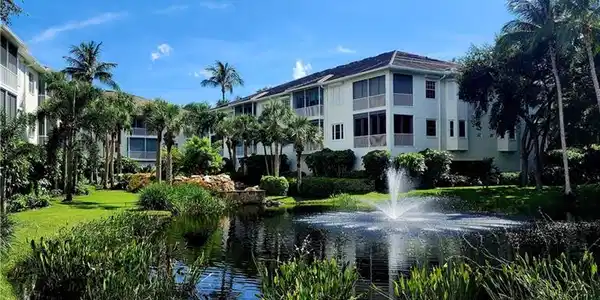 800 Breakaway LN