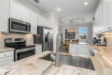 9464 Casoria CT