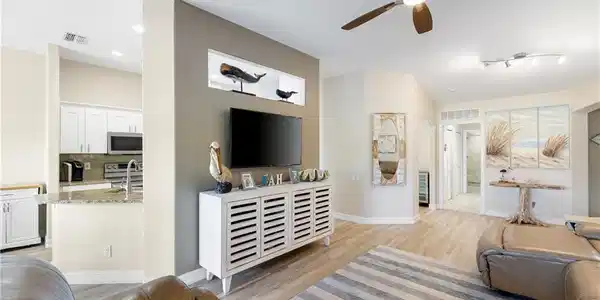 808 Carrick Bend CIR