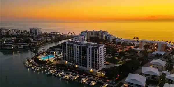 2400 Gulf Shore BLVD N