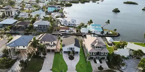 261 Egret ST