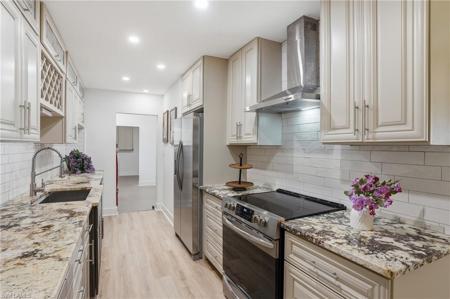 55 Aqua LN