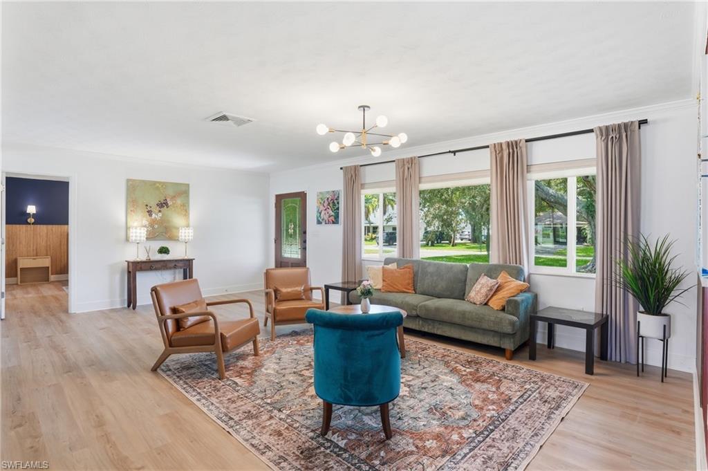 Image 3: Open concept living area