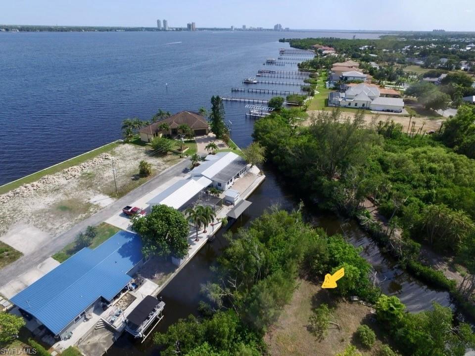 Image 4: Bird's eye view of a nearby body of water