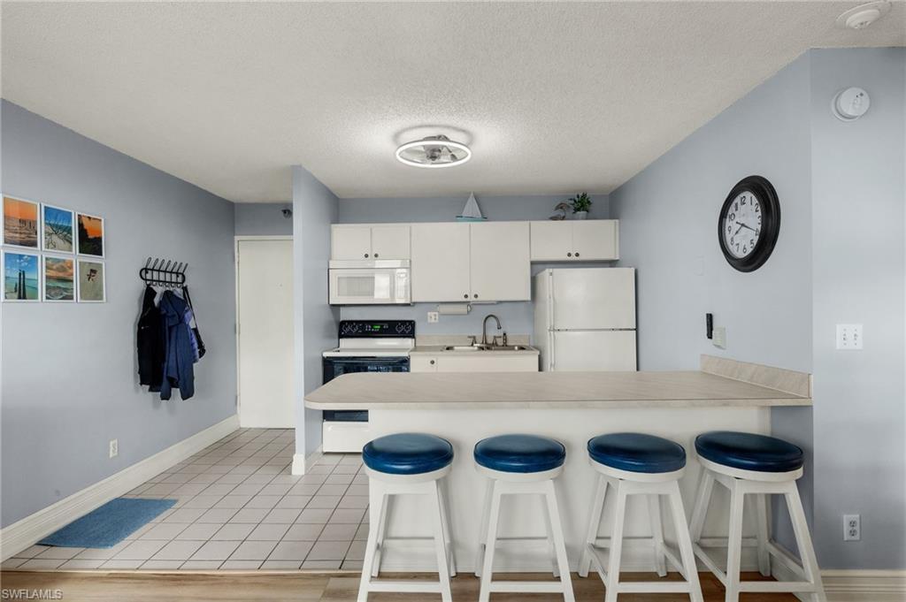 Image 3: kitchen