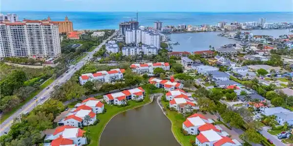 589 Beachwalk CIR