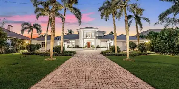 400 Spring Line DR
