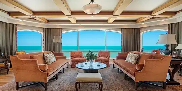 8477 Bay Colony