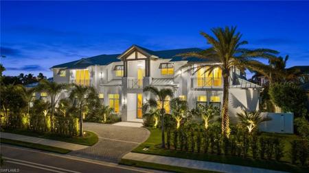 605 HARBOUR DR