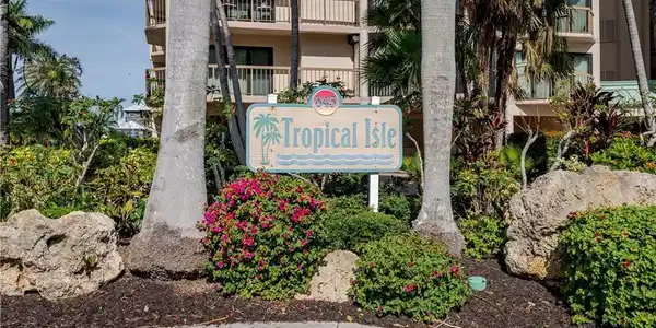 845 COLLIER CT