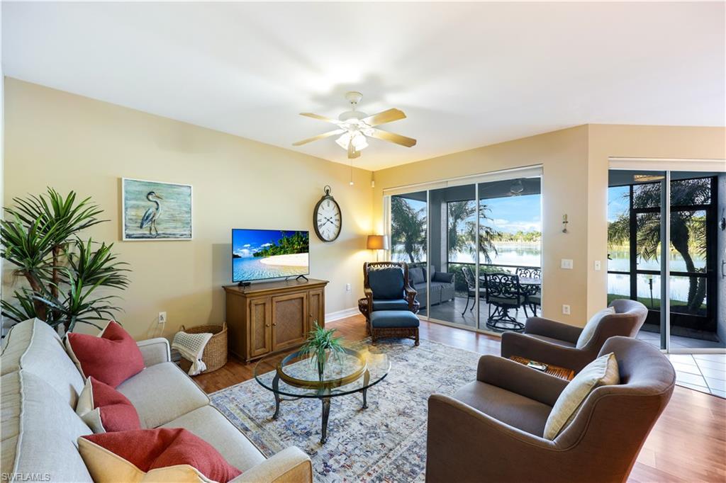 Image 4: Feels like a cottage not a condo!