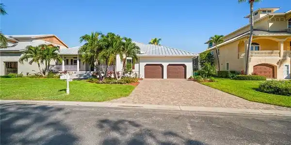 227 Dolphin Cove CT