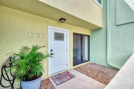 1752 Stickney Point RD