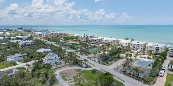 2950 W Gulf DR