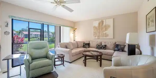 571 Beachwalk