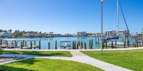 350 Harbour DR