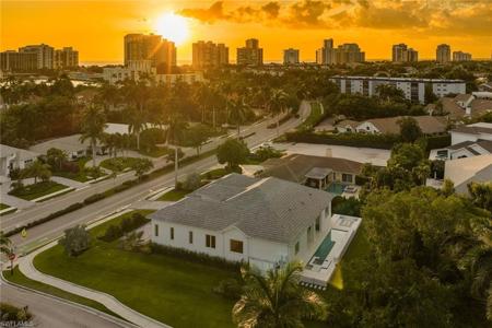 623 Park Shore DR