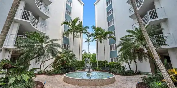 1300 Gulf Shore BLVD N