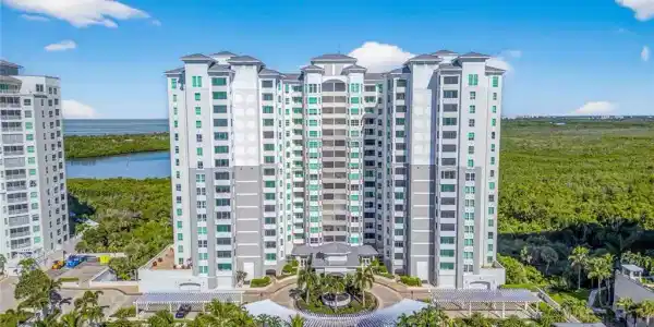 285 Grande WAY