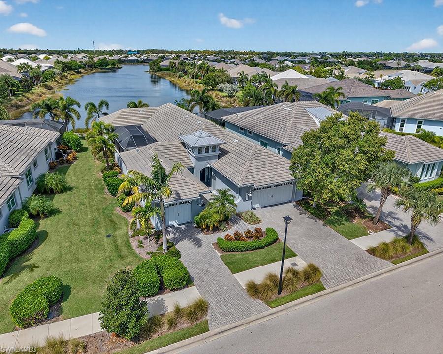 Image 3: Exceptional privacy meets expansive lake views in this unique setting.